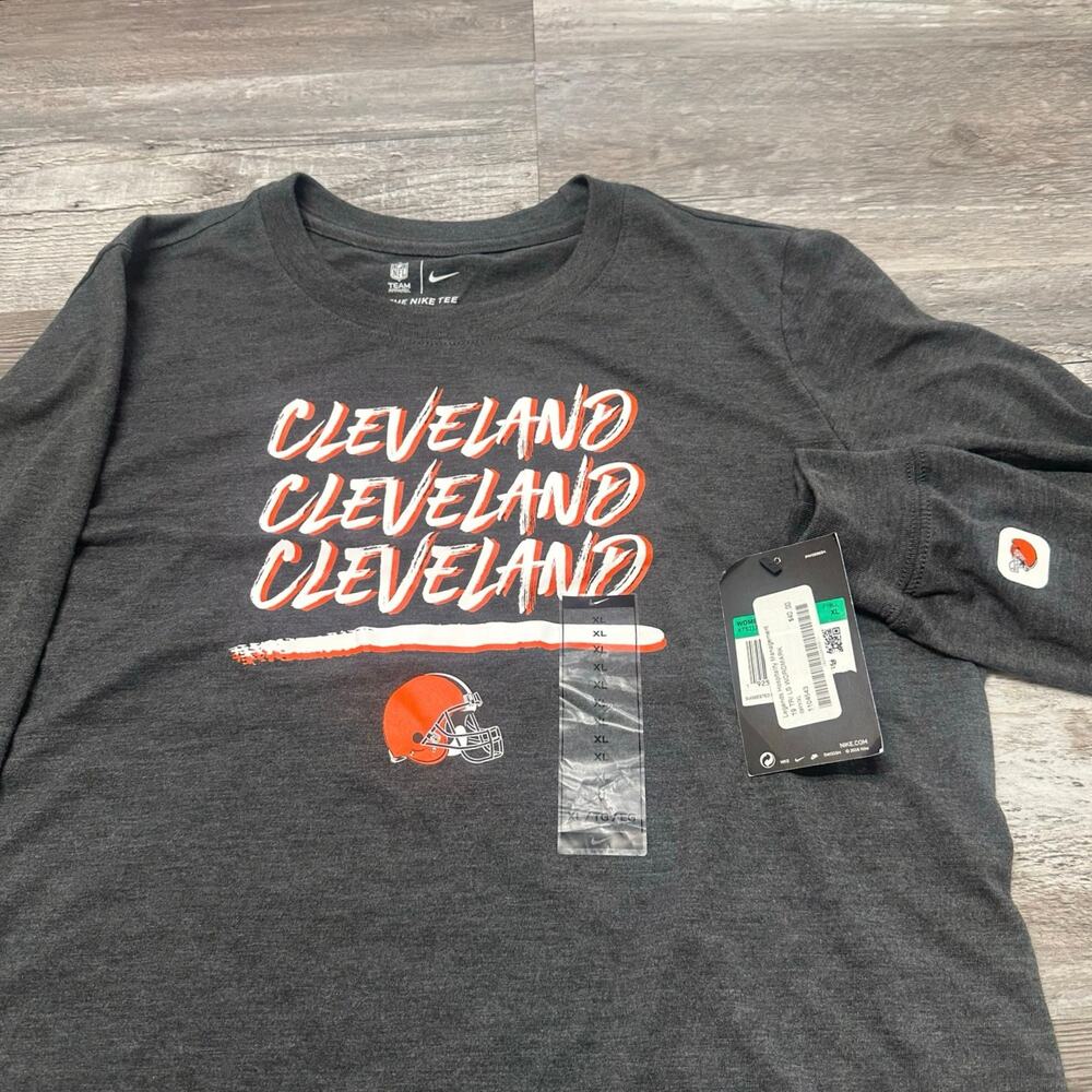 NWT The Nike Tee NFL Cleveland‎ Browns Gray Womens XL Spellout Long Sleeve Shirt